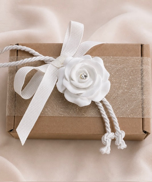 Seife in Geschenkverpackung mit Rose für Duft